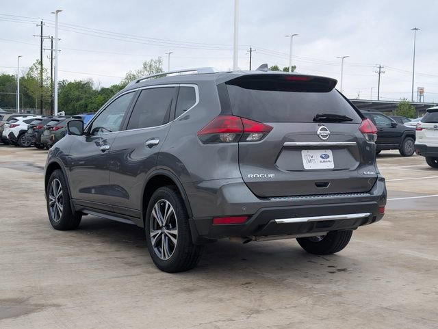 Used 2019 Nissan Rogue SV w/ Premium Package image 4