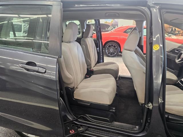 Used 2015 MAZDA MAZDA5 Sport image 29