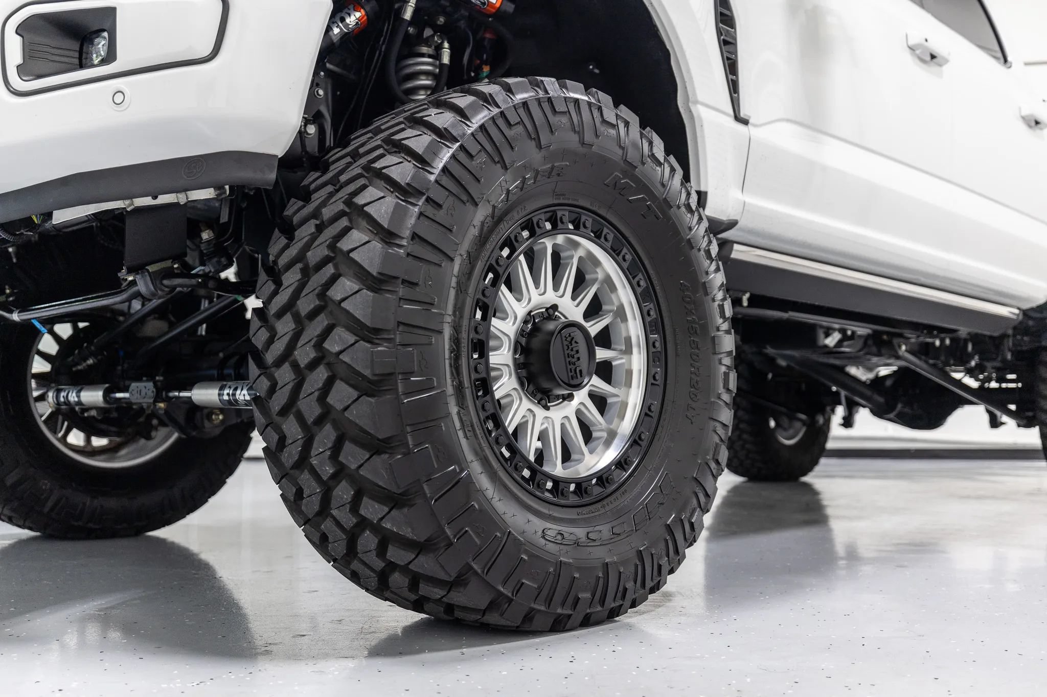 Used 2025 Ford F250 Platinum w/ Platinum Plus Package AWD/4WD image 9