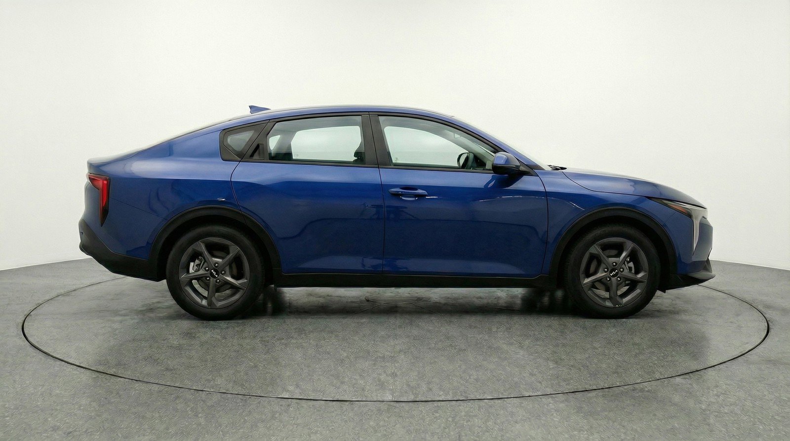 Used 2025 Kia K4 LXS image 11