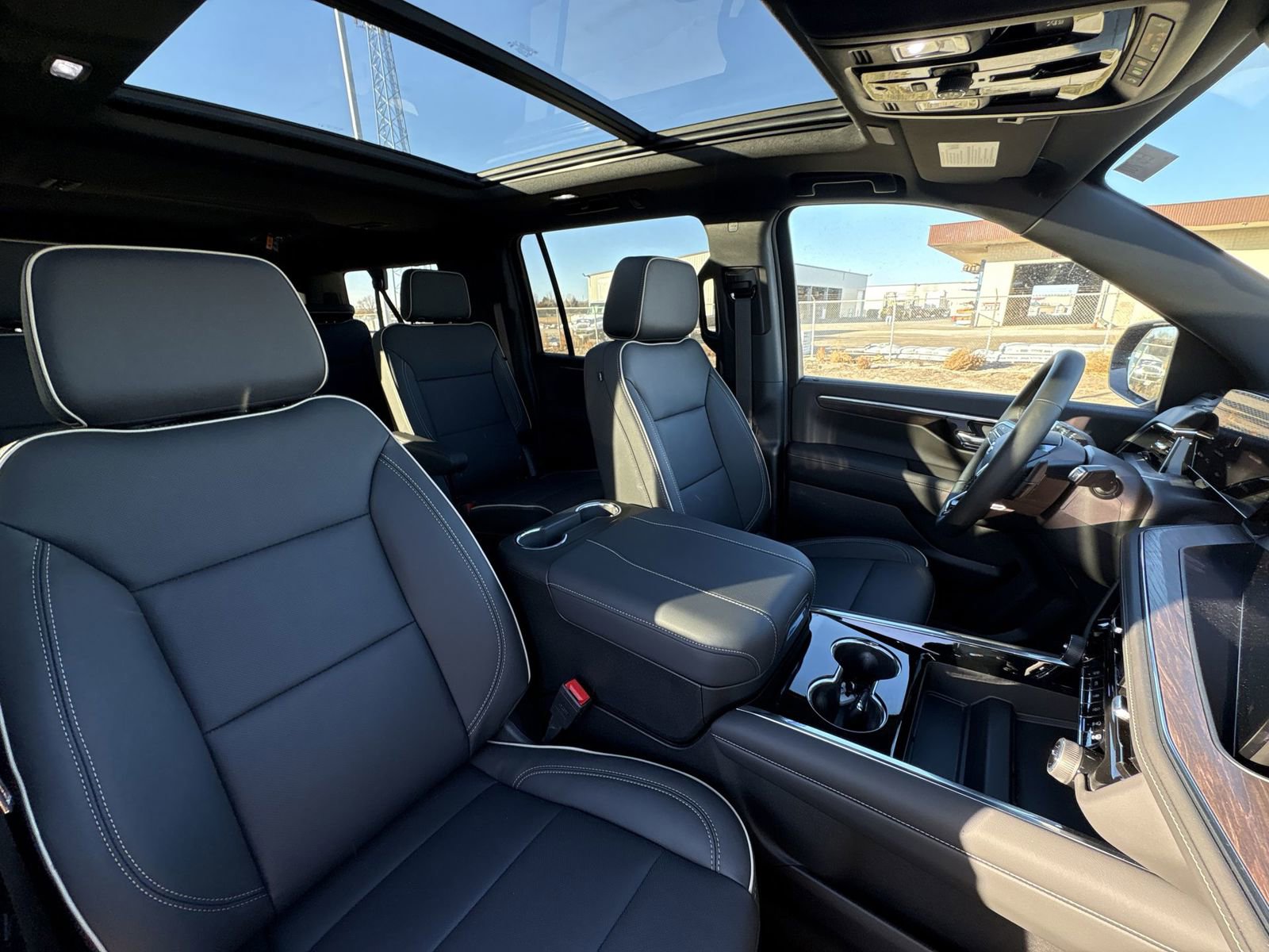 New 2026 Chevrolet Suburban Premier w/ Sun And Tow Package AWD/4WD image 27