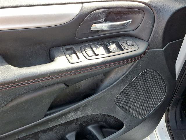 Used 2017 Dodge Grand Caravan GT image 10