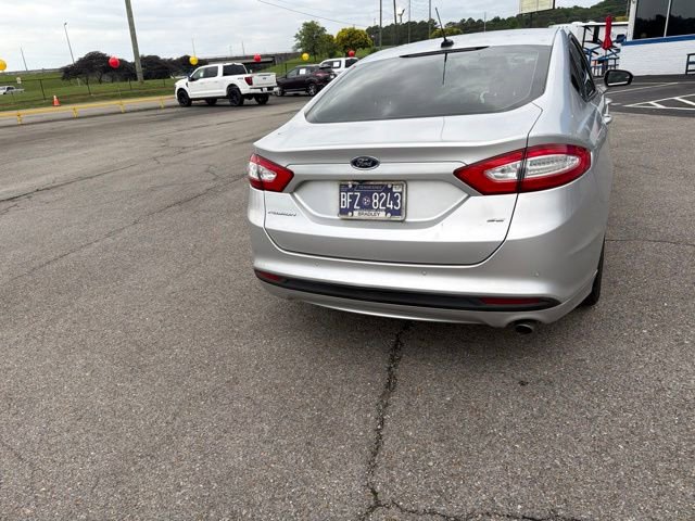 Used 2016 Ford Fusion SE FWD image 14