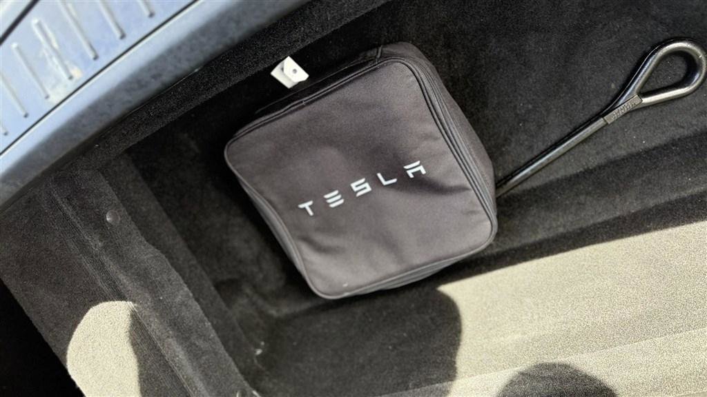 Used 2018 Tesla Model S 75D AWD/4WD image 17