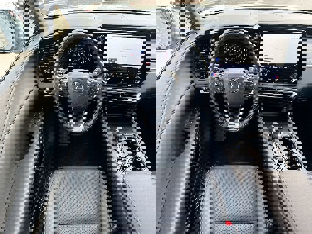 Used 2024 Lexus RX 350 Premium w/ Accessory Package (Z1) image 11