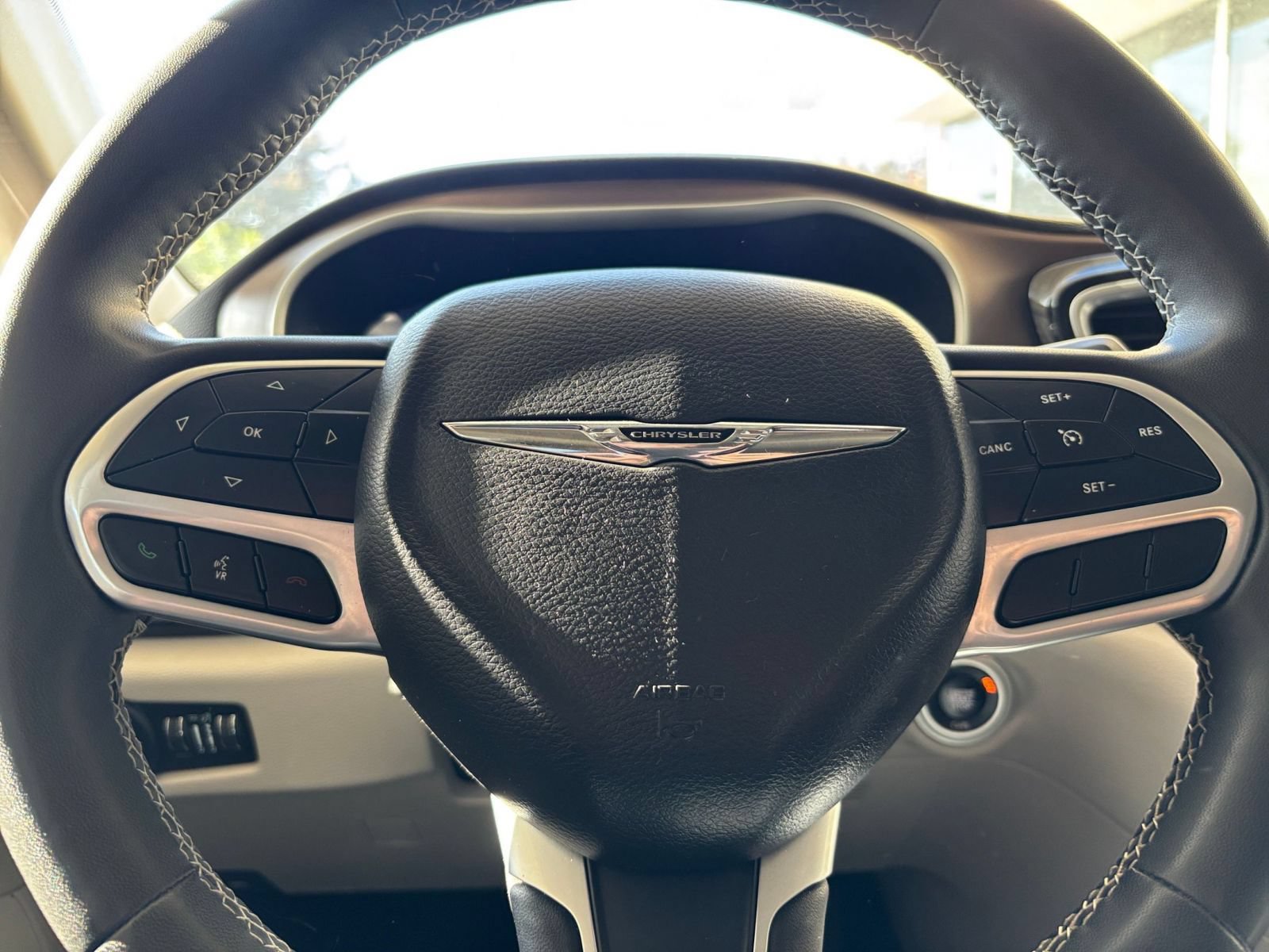 Used 2023 Chrysler Voyager LX FWD image 29