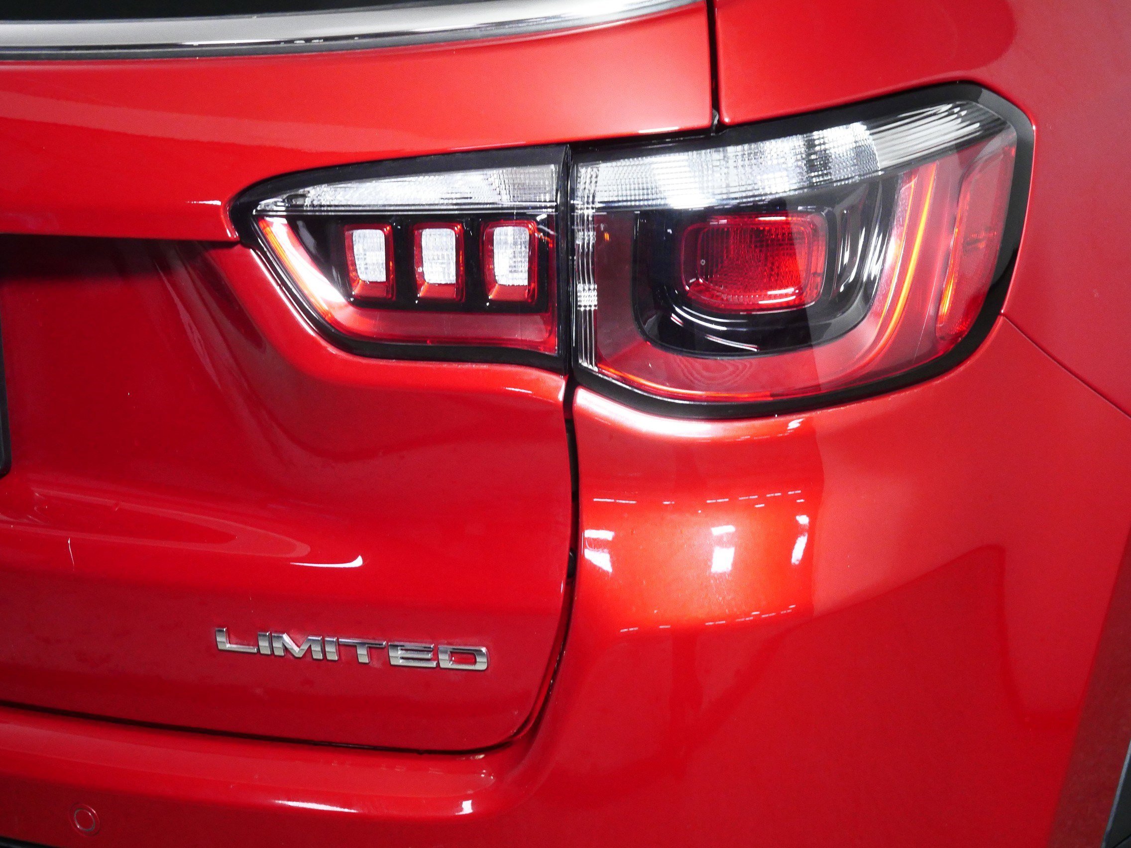 Used 2024 Jeep Compass Limited image 17