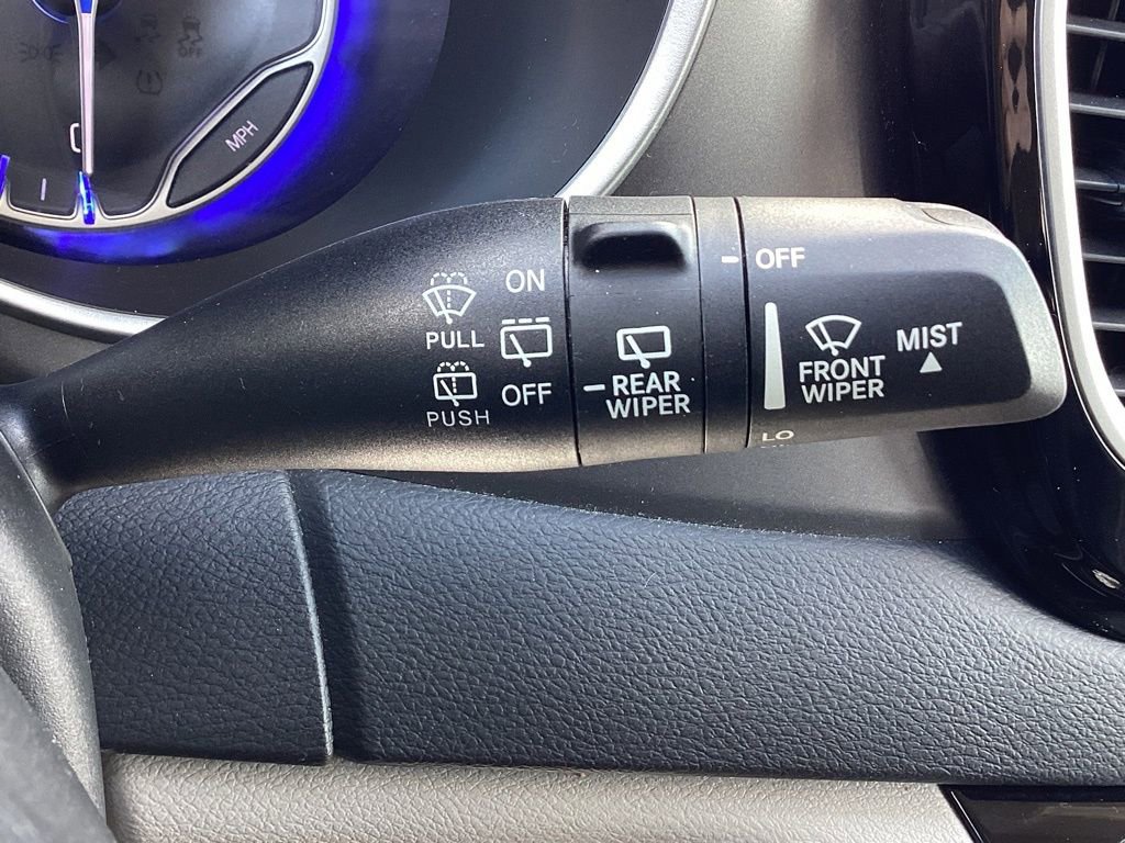 Used 2023 Chrysler Pacifica Touring-L FWD image 35