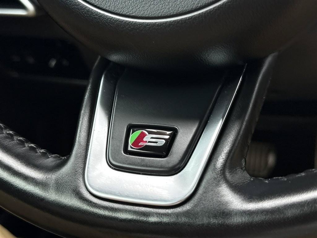 Used 2018 Jaguar XE S AWD/4WD image 47
