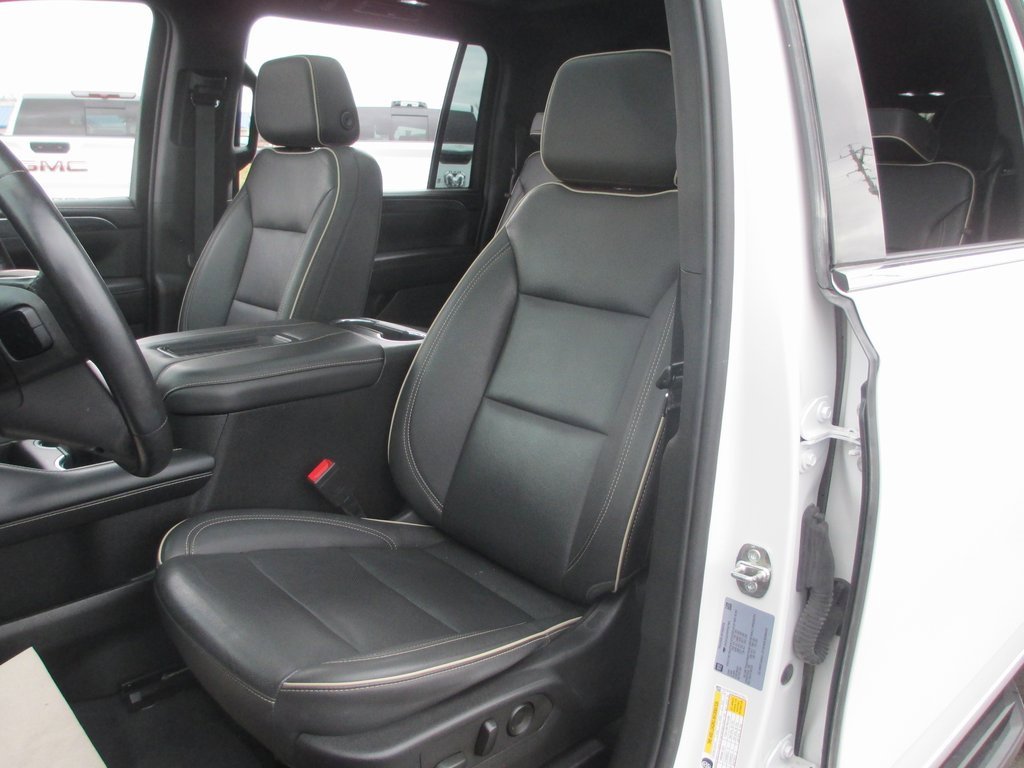 Used 2023 GMC Yukon XL SLT image 17