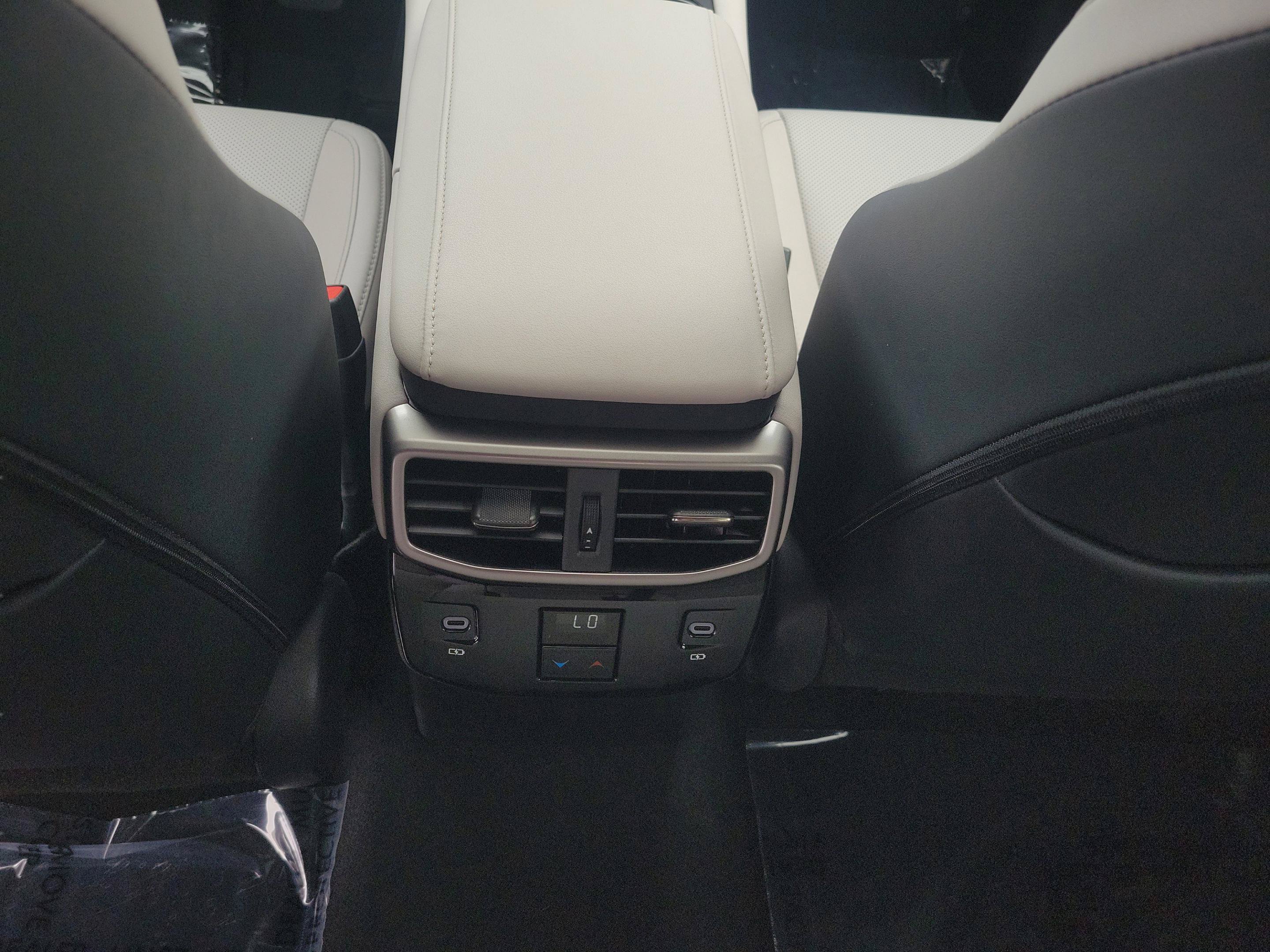 Used 2025 Lexus RX 350 Premium w/ Convenience Package FWD image 11