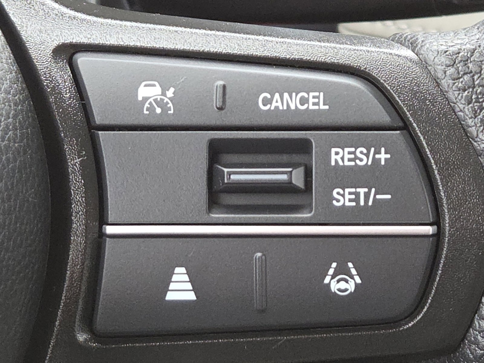 Used 2025 Honda HR-V LX image 31