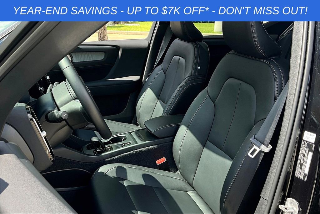 Used 2025 Volvo XC40 B5 Core w/ Protection Package Premier image 28