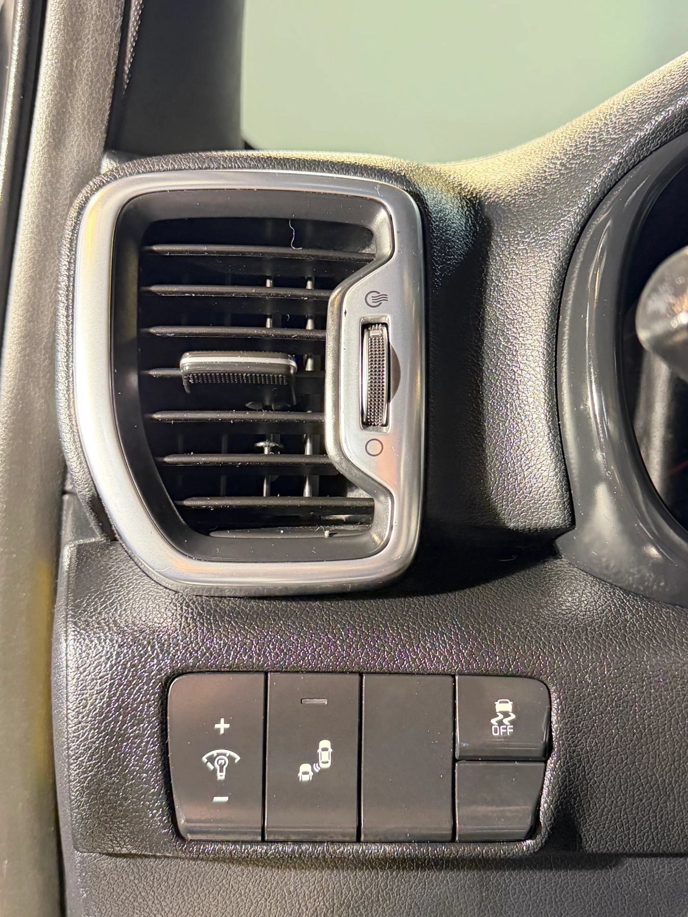 Used 2018 Kia Sportage EX w/ EX Sport Appearance Package FWD image 16