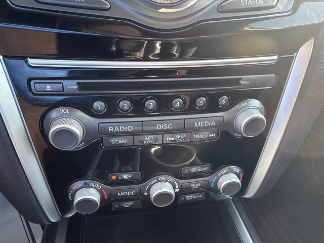 Used 2020 Nissan Pathfinder S AWD/4WD image 22