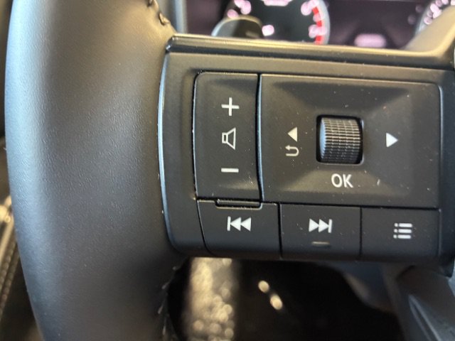 Used 2026 Nissan Rogue SV FWD image 21
