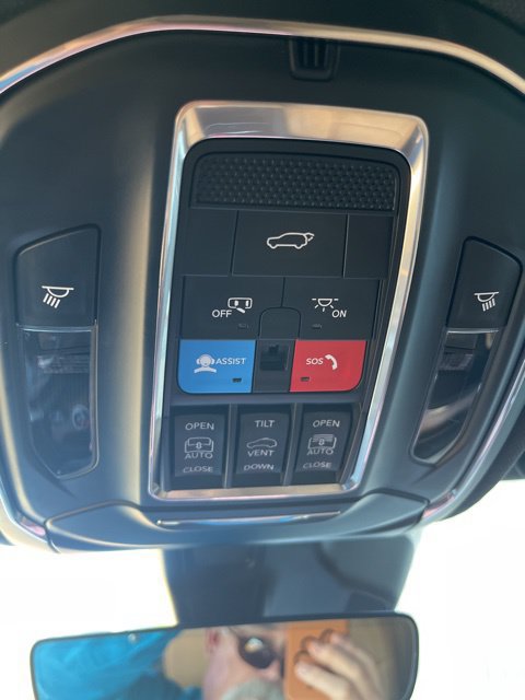 Used 2025 Jeep Grand Cherokee L Summit AWD/4WD image 14