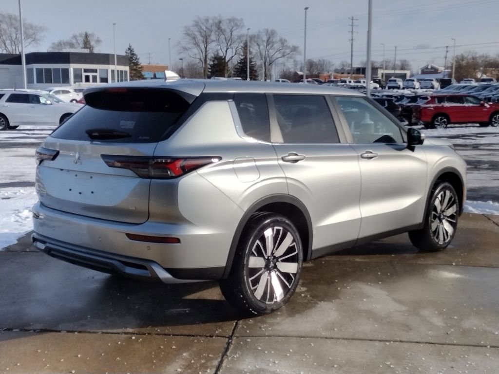 New 2026 Mitsubishi Outlander SE image 15