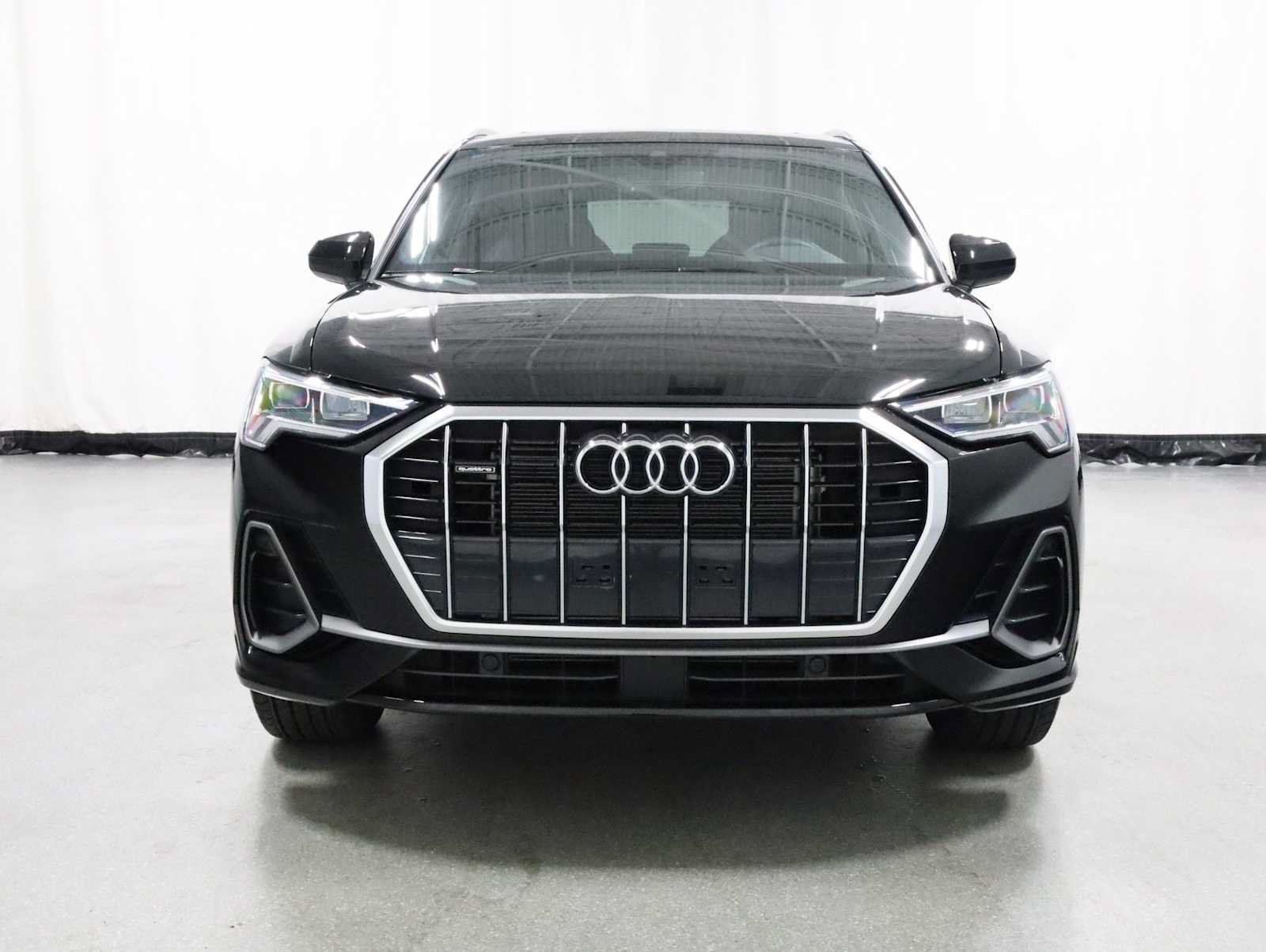 Certified 2025 Audi Q3 2.0T Premium w/ Convenience Package AWD/4WD image 14