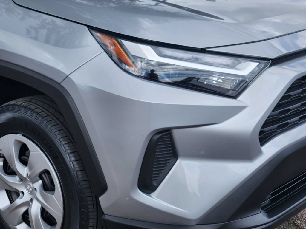 Used 2025 Toyota RAV4 LE FWD image 28
