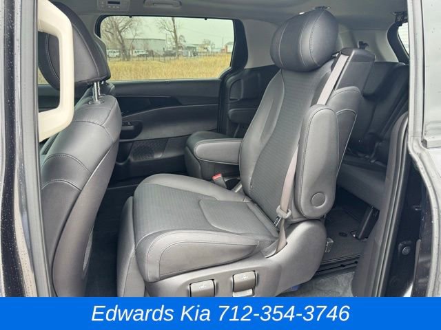 Used 2025 Kia Carnival SX Prestige image 11