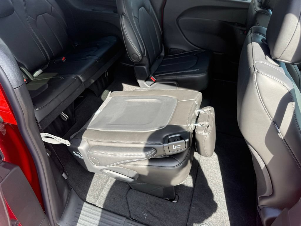 New 2027 Chrysler Pacifica Select w/ Family Tech Group FWD image 54