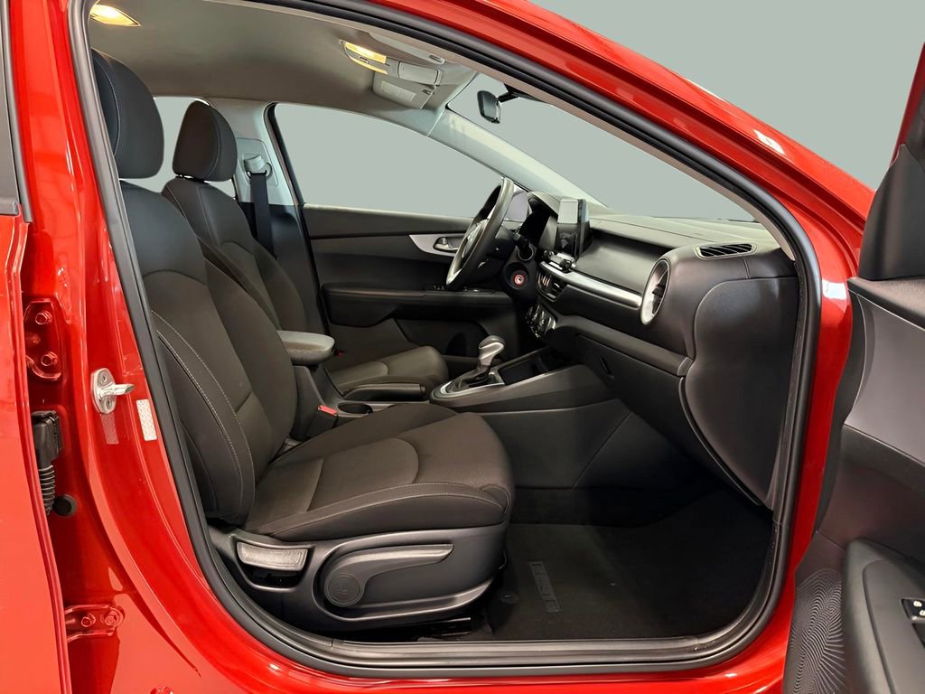 Used 2022 Kia Forte LXS image 10