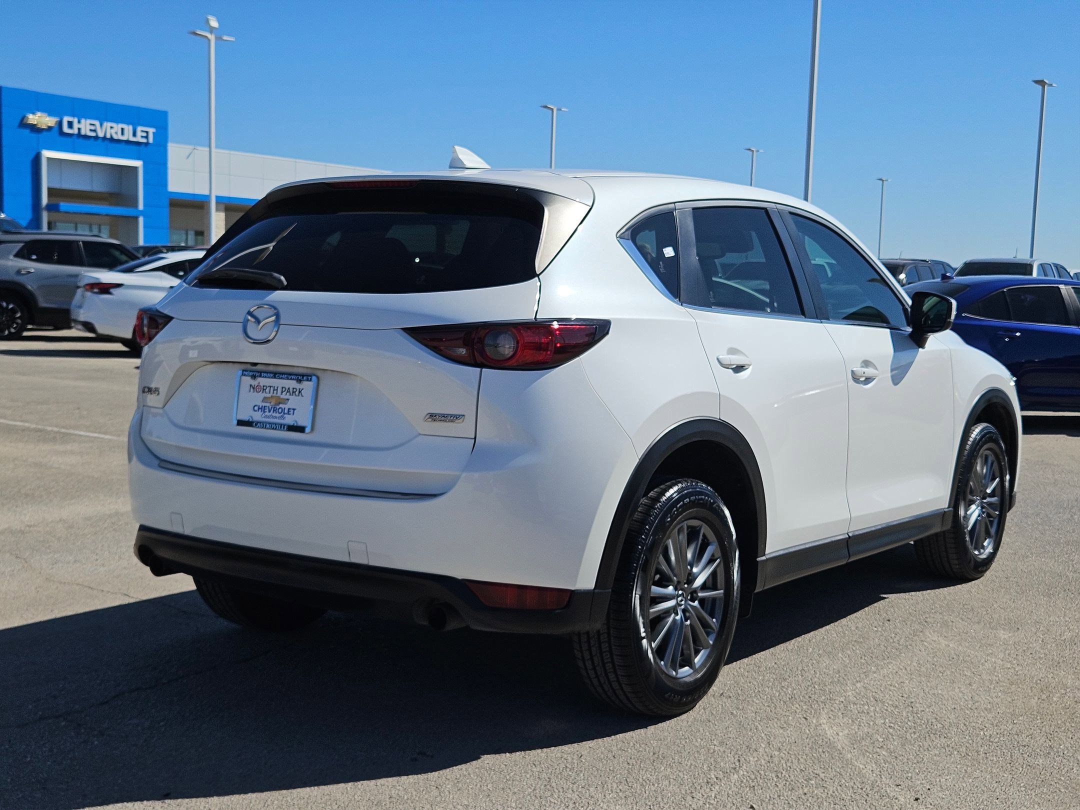 Used 2017 MAZDA CX-5 Touring w/ Preferred Equipment Package image 3
