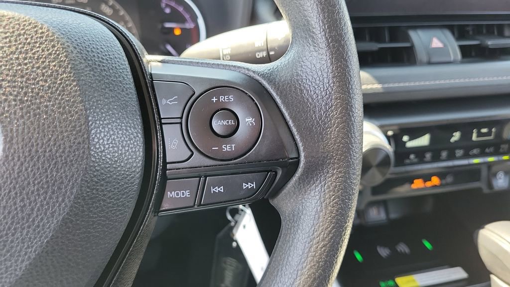 Used 2024 Toyota RAV4 LE FWD image 20