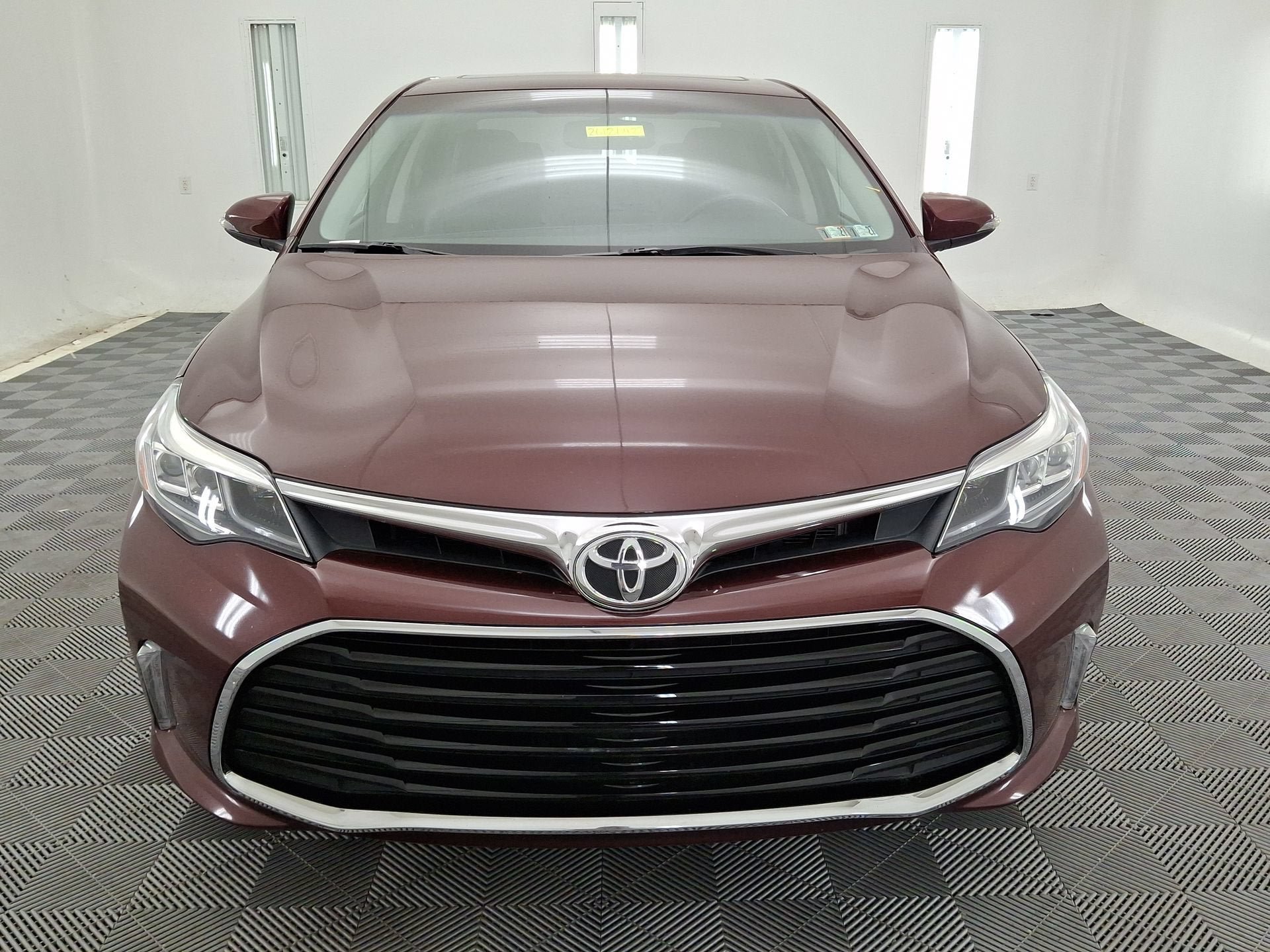 Used 2016 Toyota Avalon Touring FWD image 29