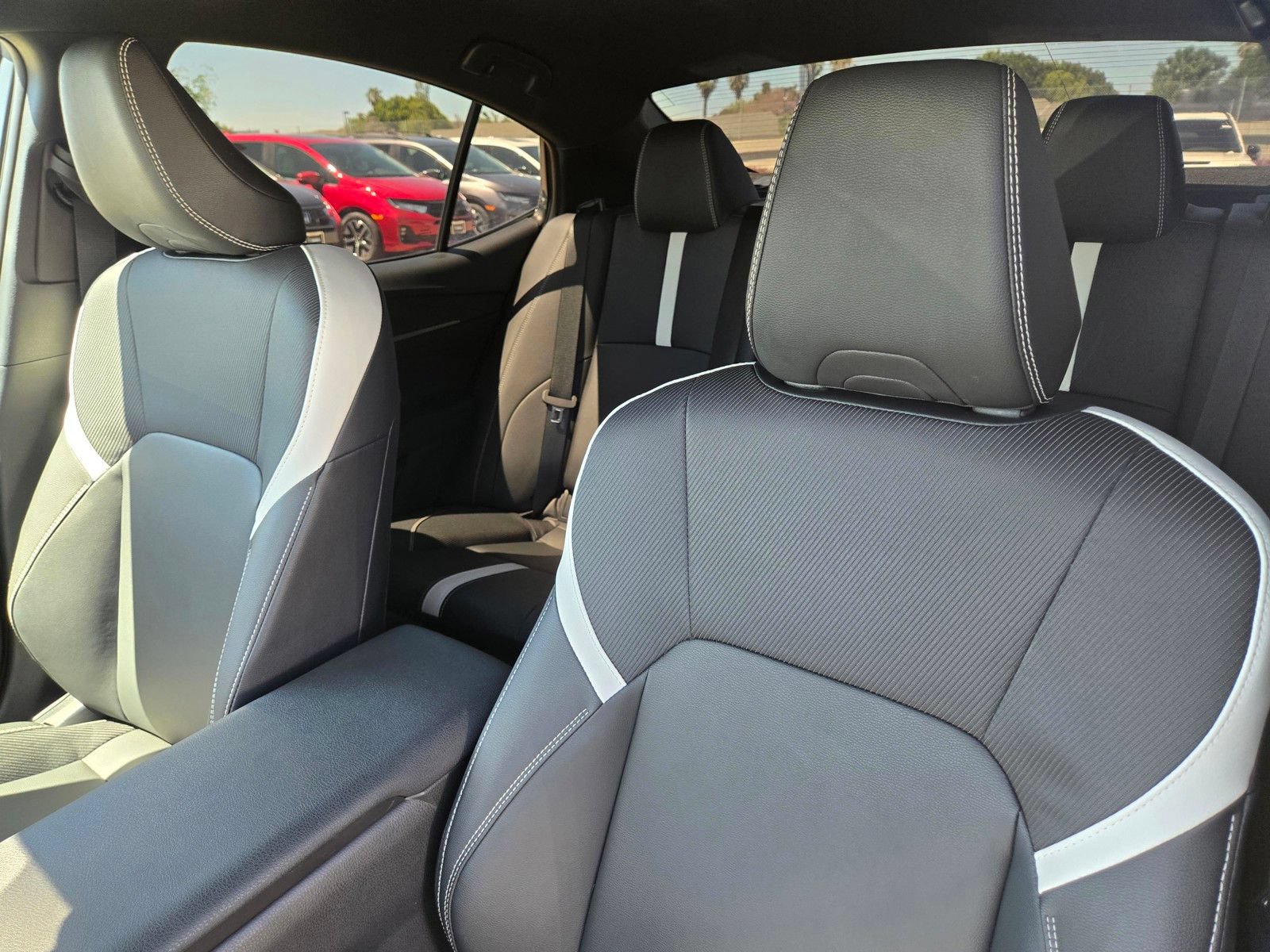 Used 2025 Toyota Camry SE w/ Convenience Package FWD image 14
