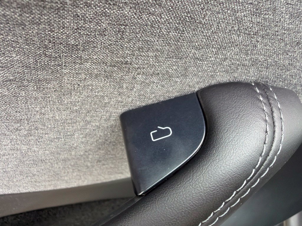 Used 2025 Tesla Model 3 Long Range RWD image 29