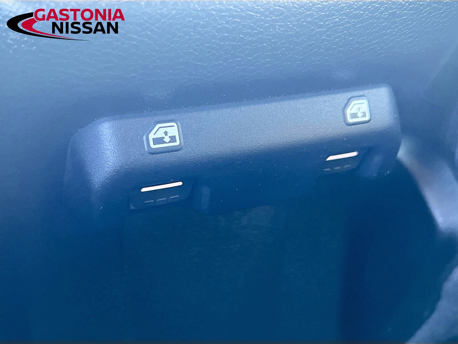 Used 2023 Jeep Wrangler Unlimited w/ Cold Weather Group image 34