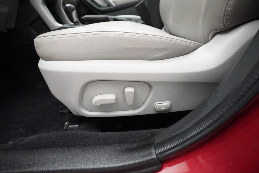 Used 2016 Subaru Forester 2.5i Touring w/ Eyesight & Navigation System image 30