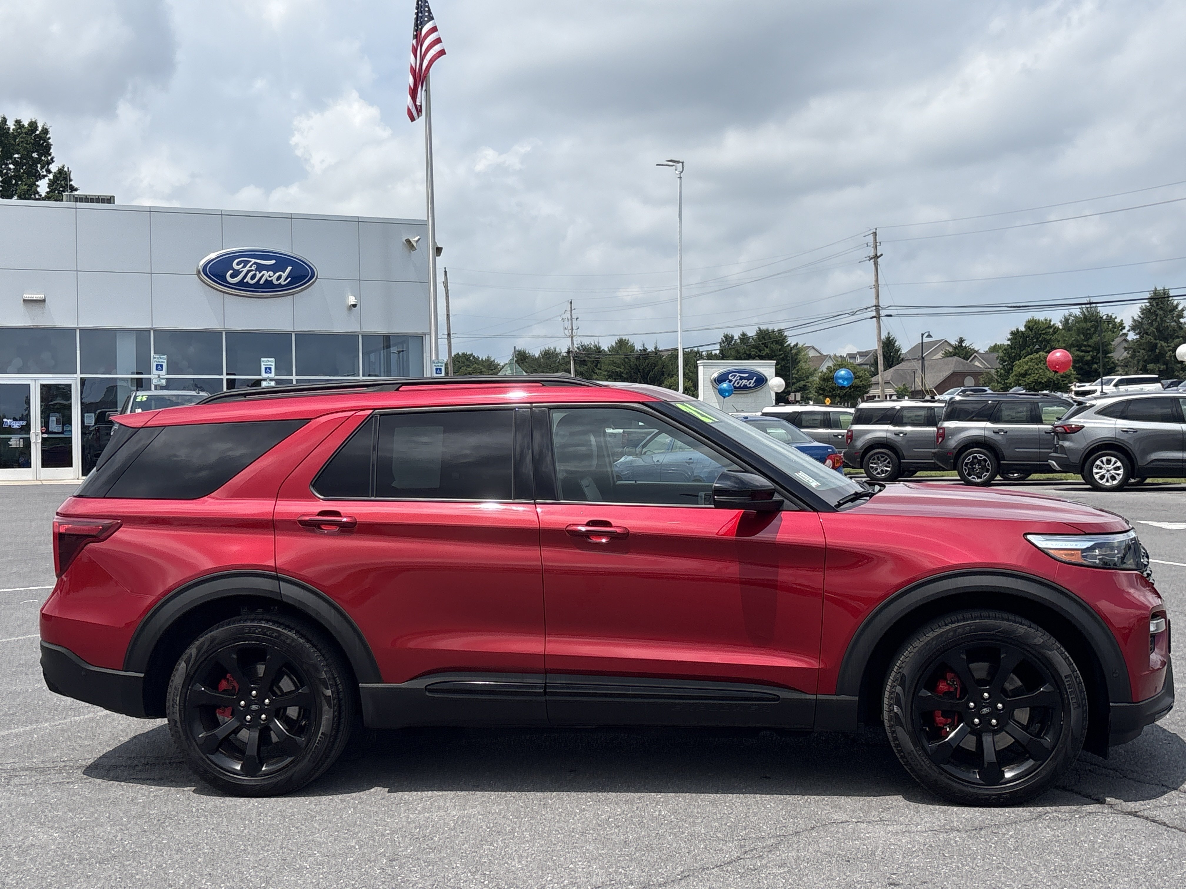 Used 2021 Ford Explorer ST w/ Equipment Group 401A AWD/4WD image 2