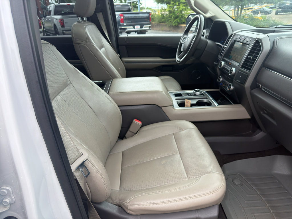 Used 2018 Ford Expedition XLT w/ Equipment Group 202A RWD image 10