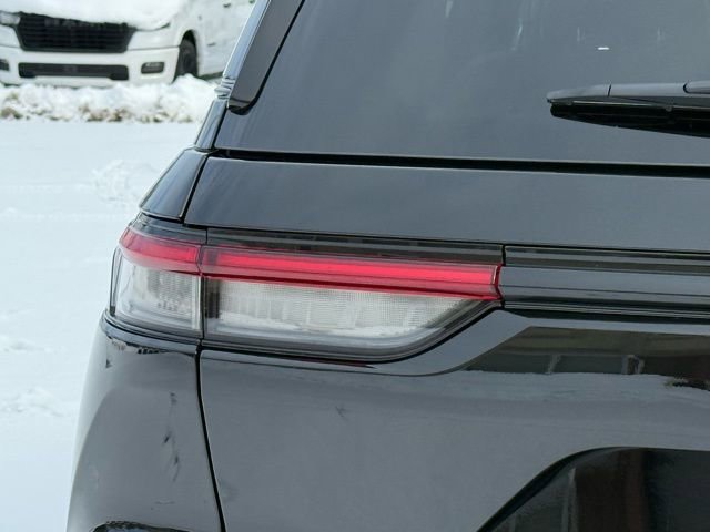 New 2026 Jeep Grand Cherokee Altitude image 13