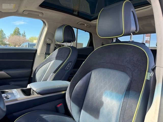 Used 2023 Genesis GV60 Performance image 25