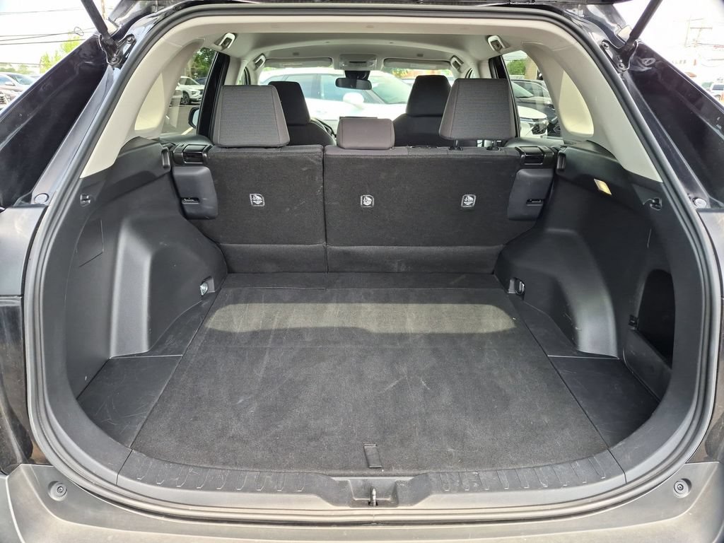 Used 2025 Toyota RAV4 LE AWD/4WD image 28
