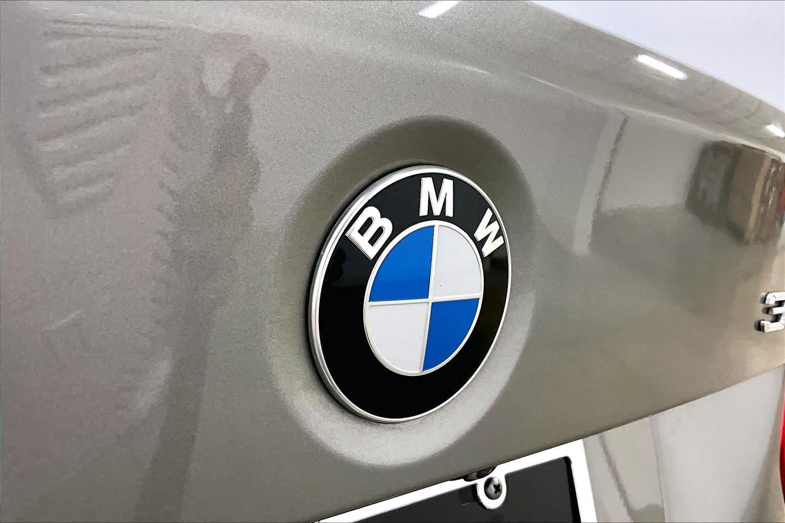 Used 2018 BMW 320i Sedan RWD image 30
