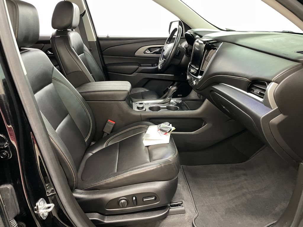 Used 2020 Chevrolet Traverse RS AWD/4WD image 38