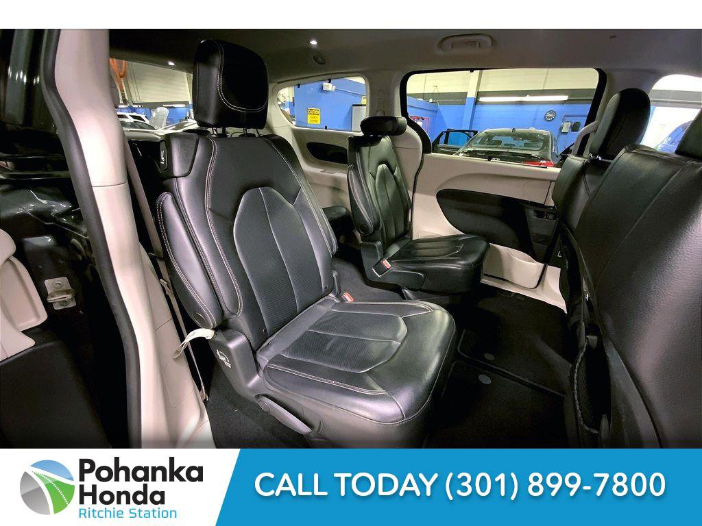 Used 2022 Chrysler Pacifica Touring-L image 20