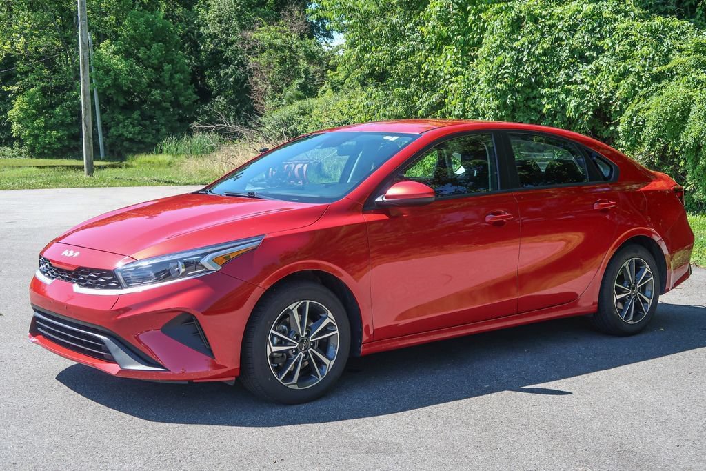 Used 2023 Kia Forte LXS FWD image 3