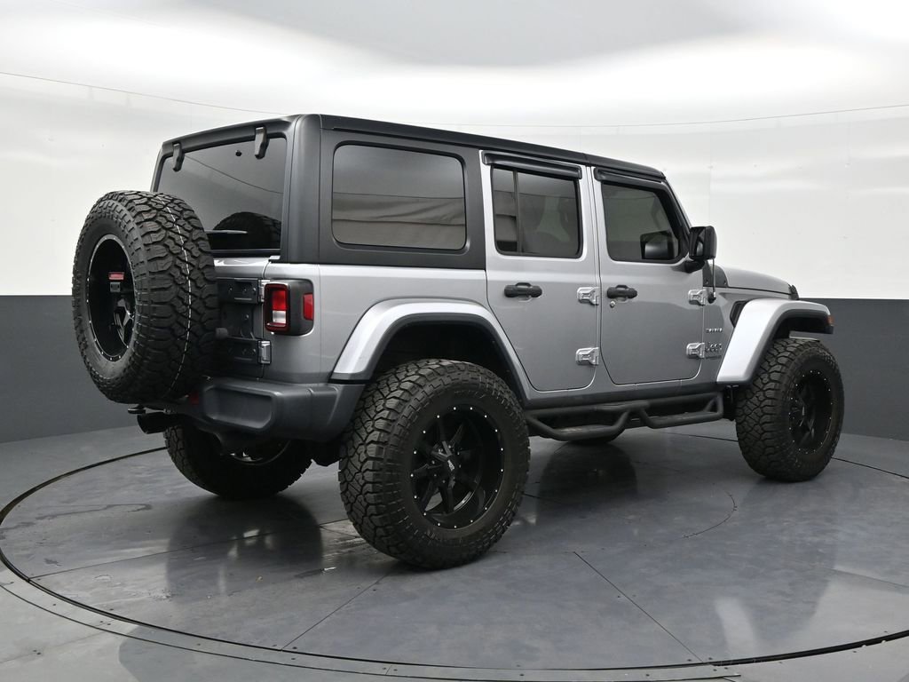 Used 2018 Jeep Wrangler Unlimited Sahara w/ Cold Weather Group image 5