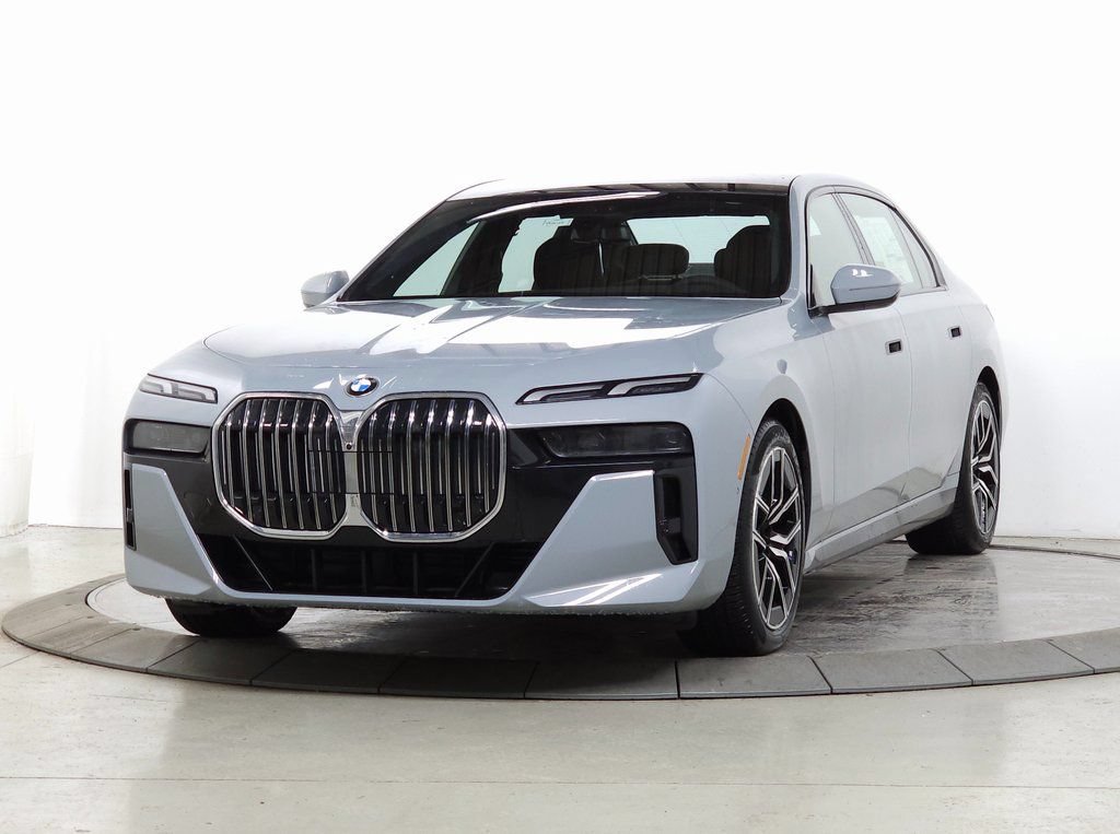 Used 2026 BMW 740i xDrive AWD/4WD image 3