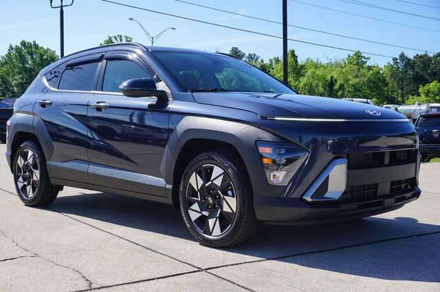 Used 2025 Hyundai Kona SEL image 2