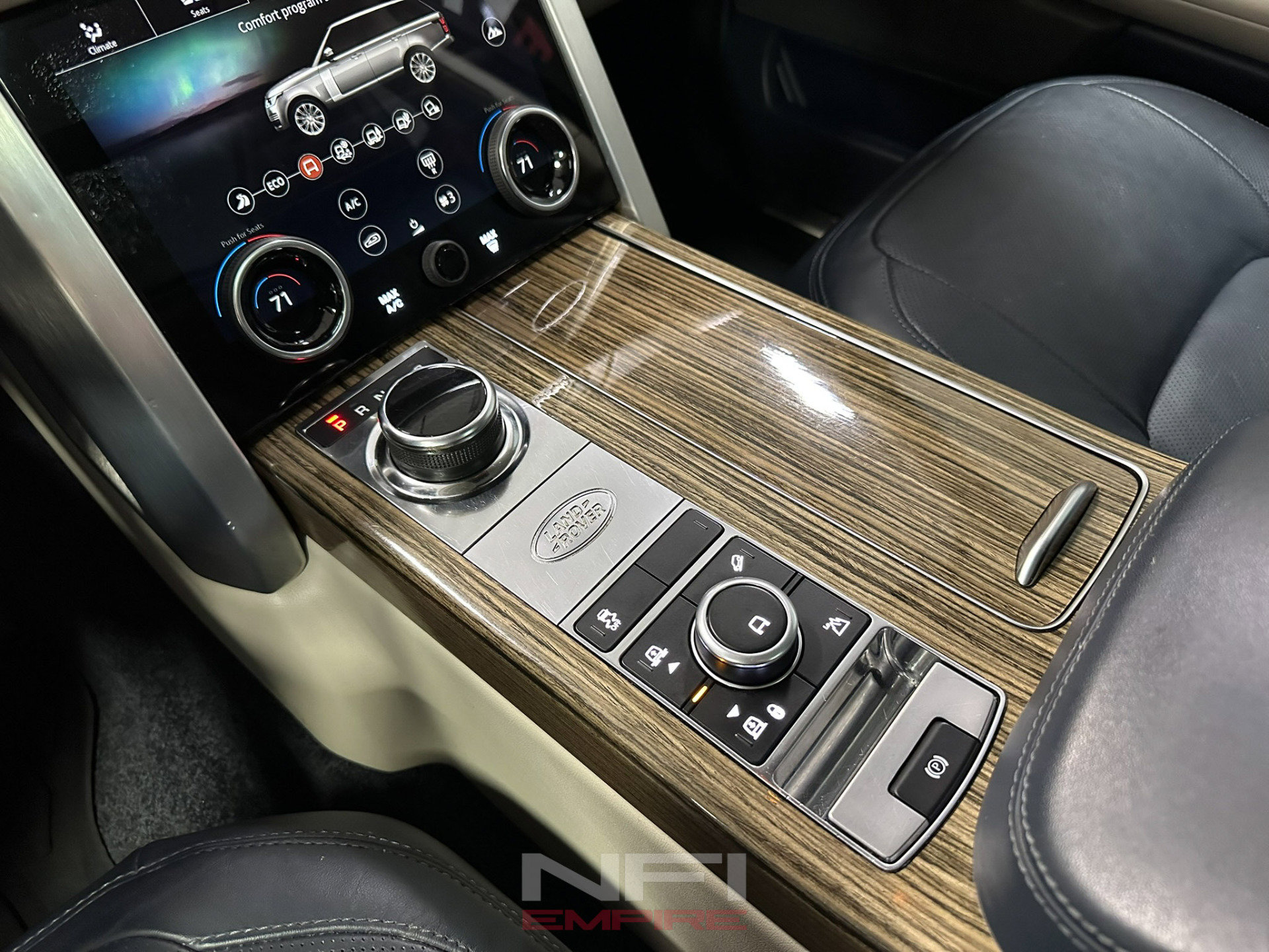 Used 2018 Land Rover Range Rover Supercharged AWD/4WD image 29