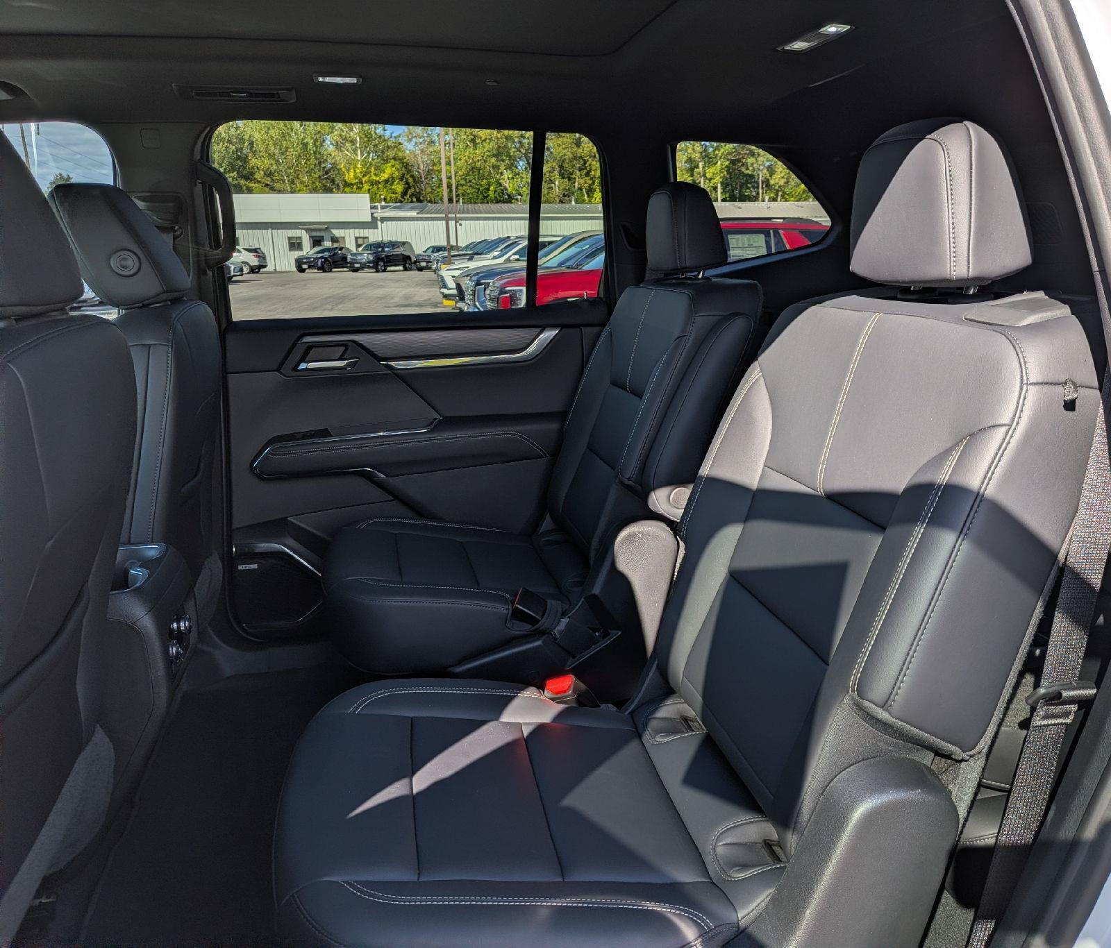 Used 2024 GMC Acadia Elevation w/ Luxury Package AWD/4WD image 22