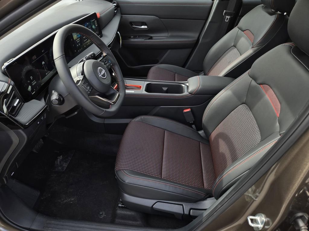 New 2026 Nissan Kicks SR w/ Cold Weather Package image 18