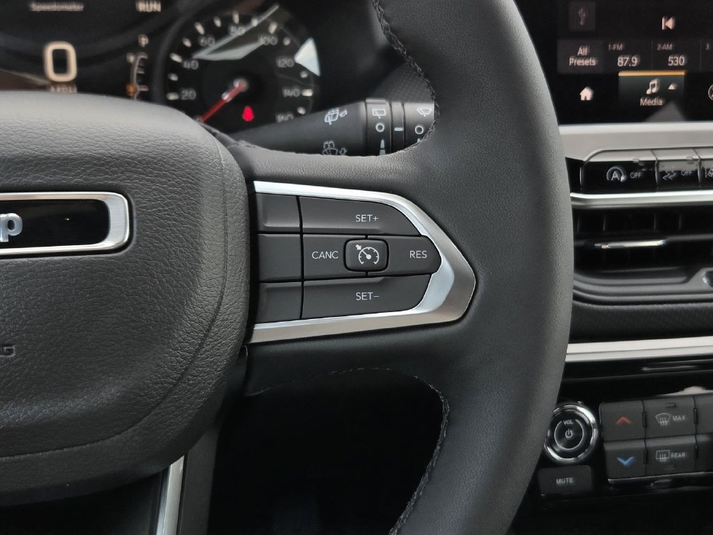 New 2026 Jeep Compass Latitude AWD/4WD image 19